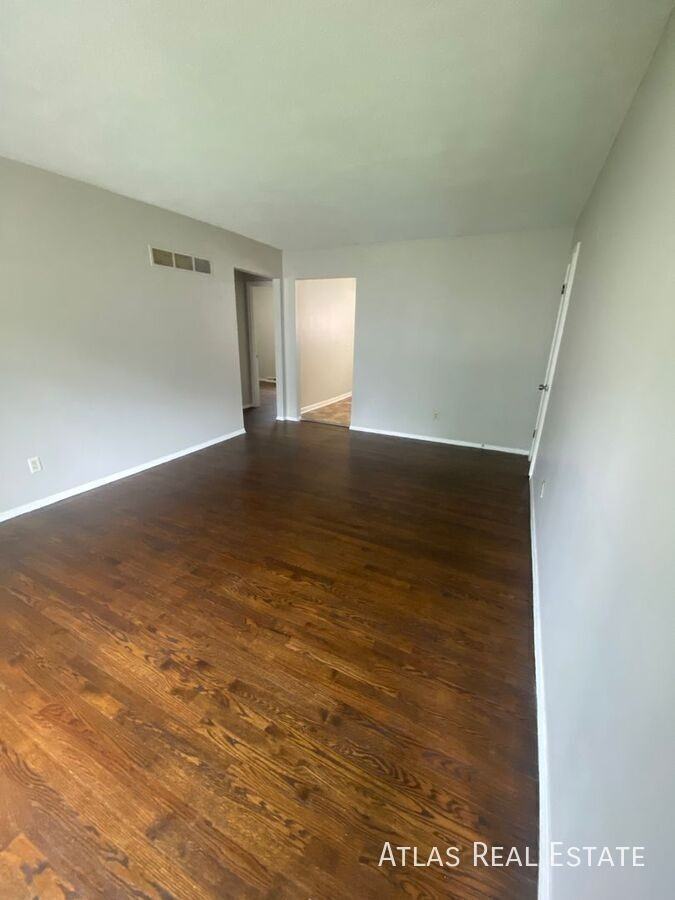 10112 E 67th St #A - Photo 6 of 8