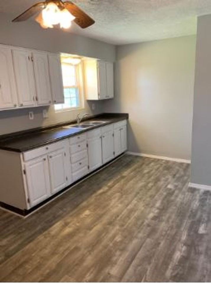 1578 Van Buren Dr - Photo 2 of 9
