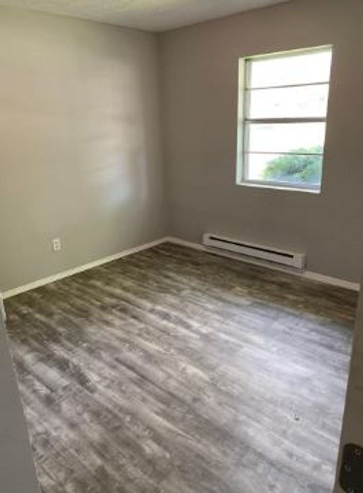 1578 Van Buren Dr - Photo 3 of 9