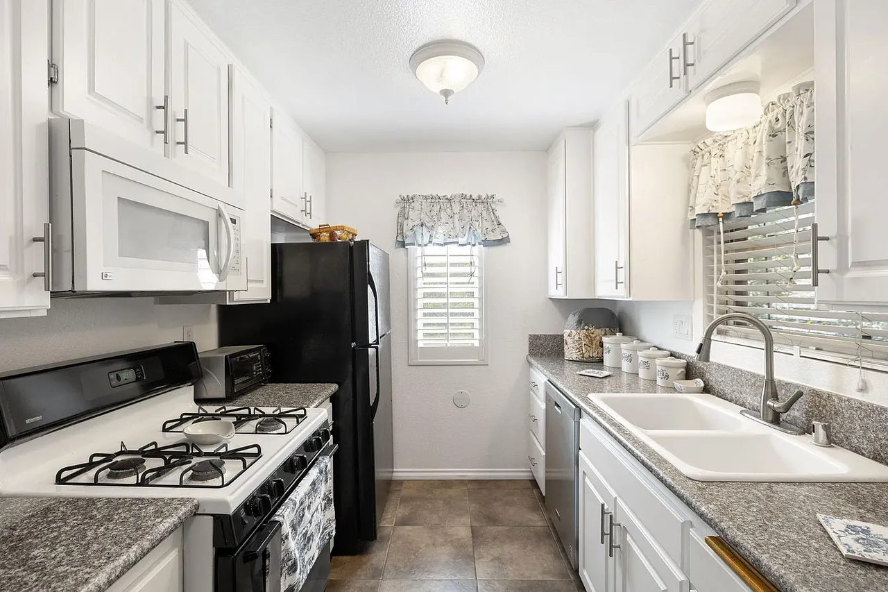 10309 Azuaga St #37 - Photo 7 of 29