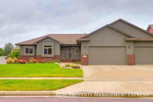 7905 S Grass Creek Dr - Photo 1 of 1