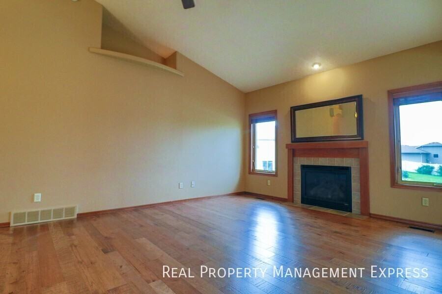 7905 S Grass Creek Dr - Photo 4 of 30
