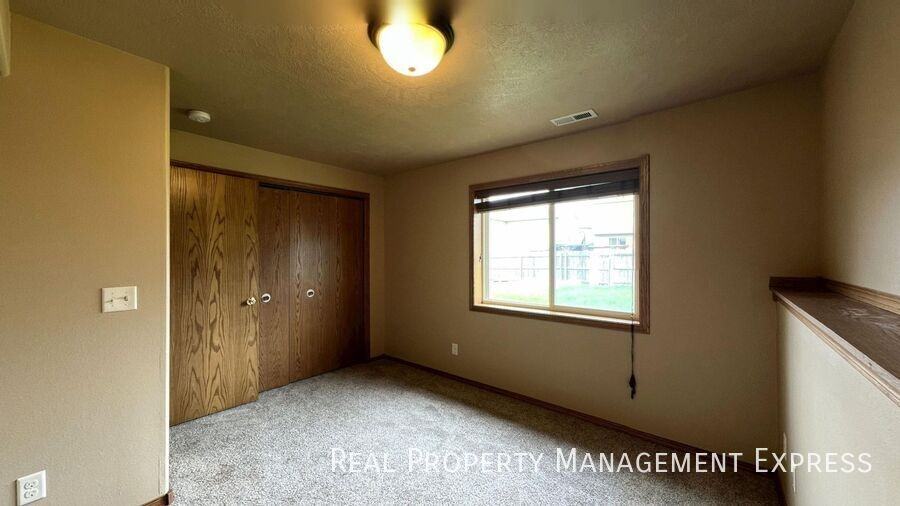 2508 N Aidan Ave - Photo 5 of 29