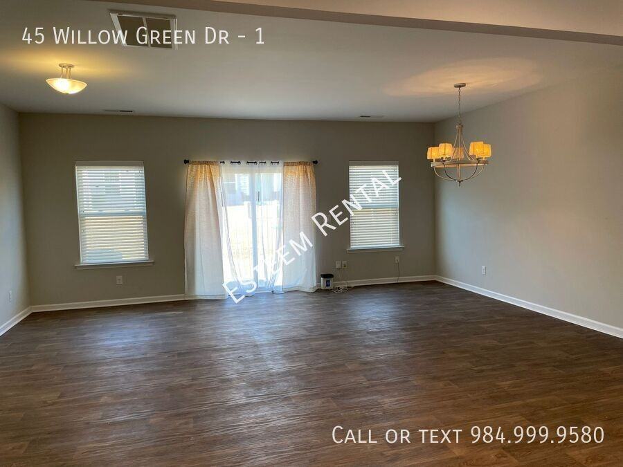 45 Willow Green Dr #1 - Photo 5 of 13