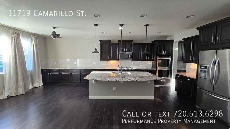 11719 Camarillo St - Photo 3 of 39