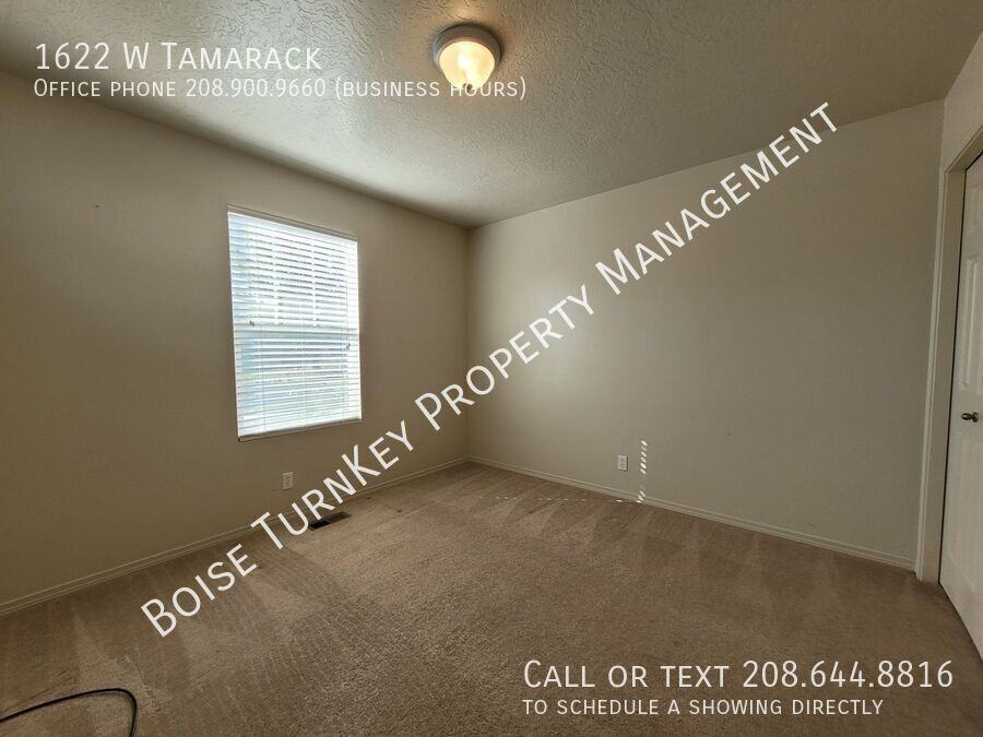 1622 W Tamarack Dr - Photo 6 of 26