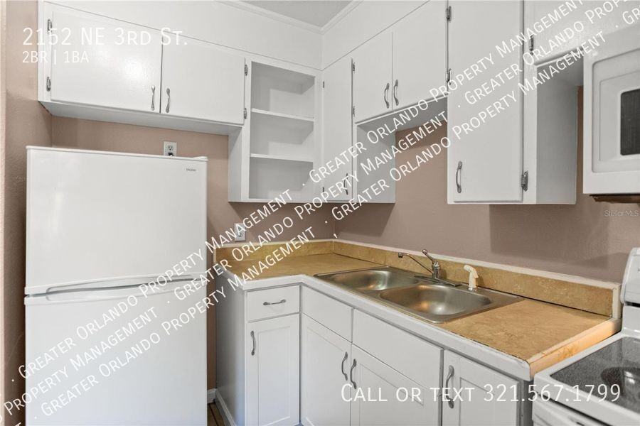2152 Ne 3rd St - Photo 5 of 13