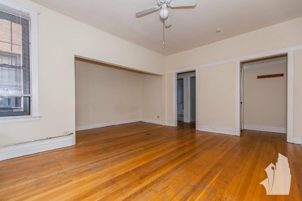 W Barry Ave #B2 - Photo 3 of 8