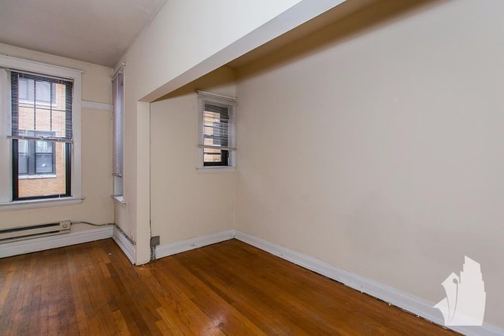W Barry Ave #B2 - Photo 4 of 8