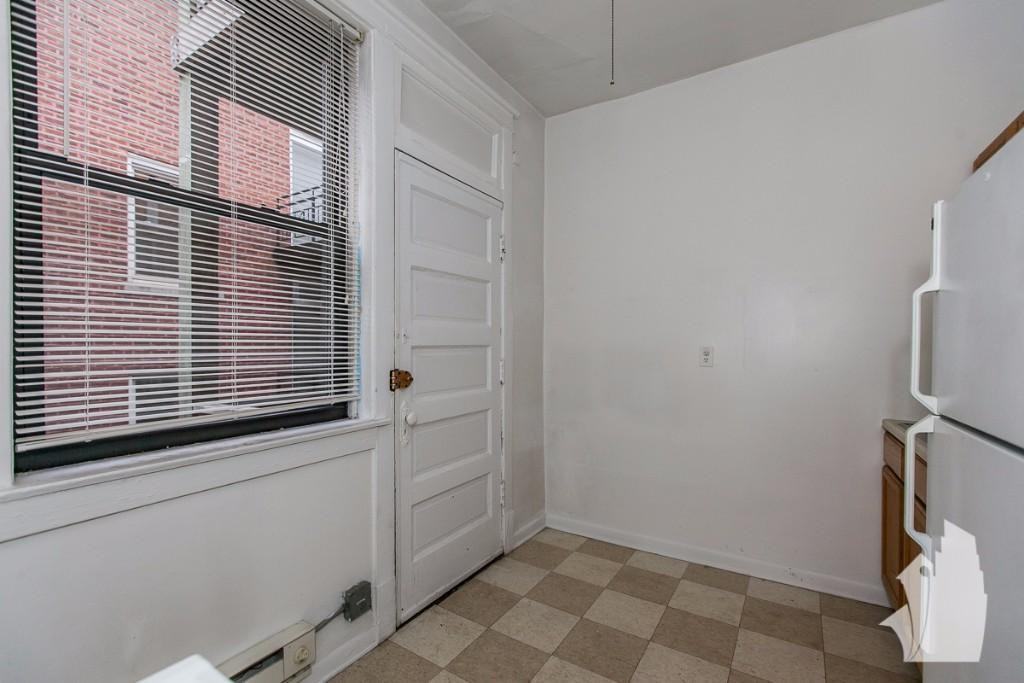 W Barry Ave #B2 - Photo 6 of 8
