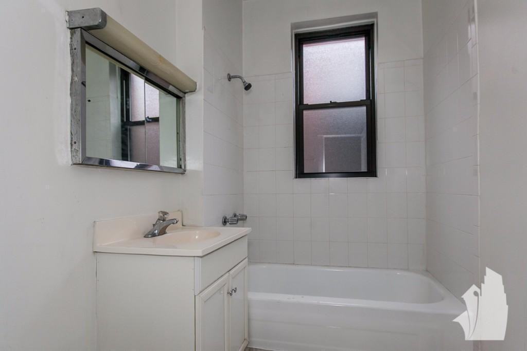 W Barry Ave #B2 - Photo 7 of 8