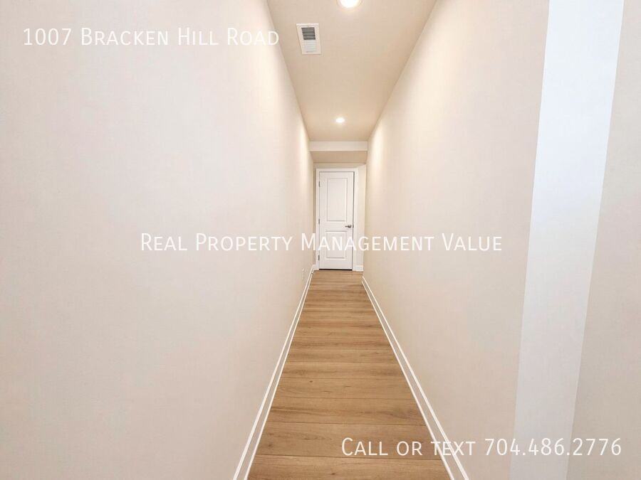 1007 Bracken Hill Rd - Photo 4 of 35