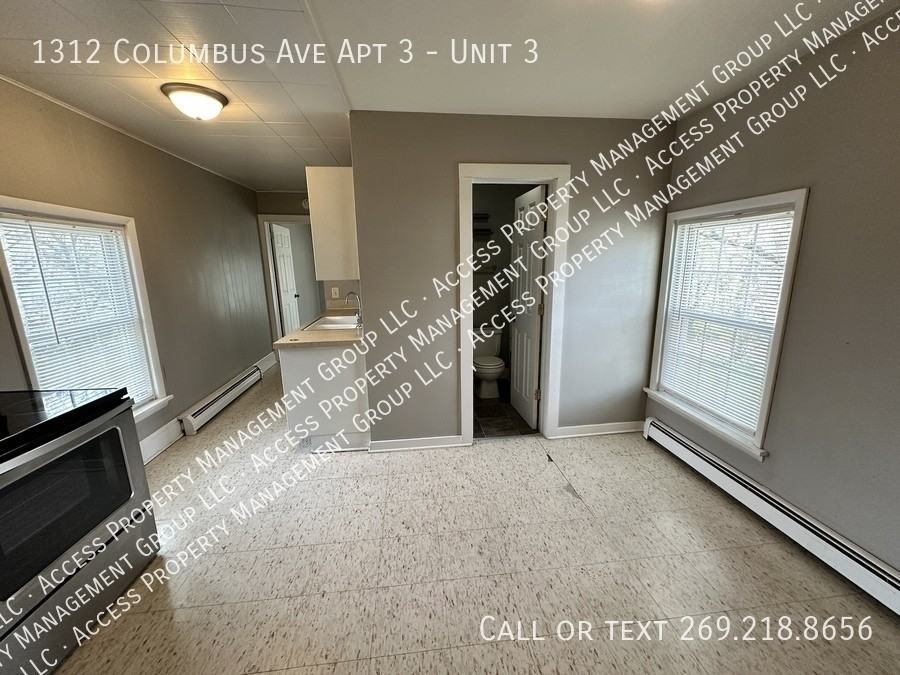 1312 Columbus Ave Apt 3 #3 - Photo 7 of 17