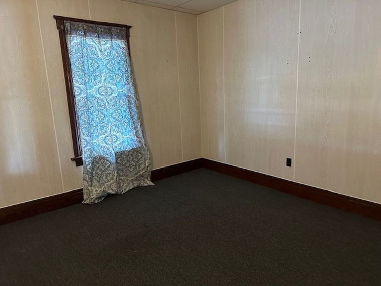 606A Center St - Photo 2 of 11