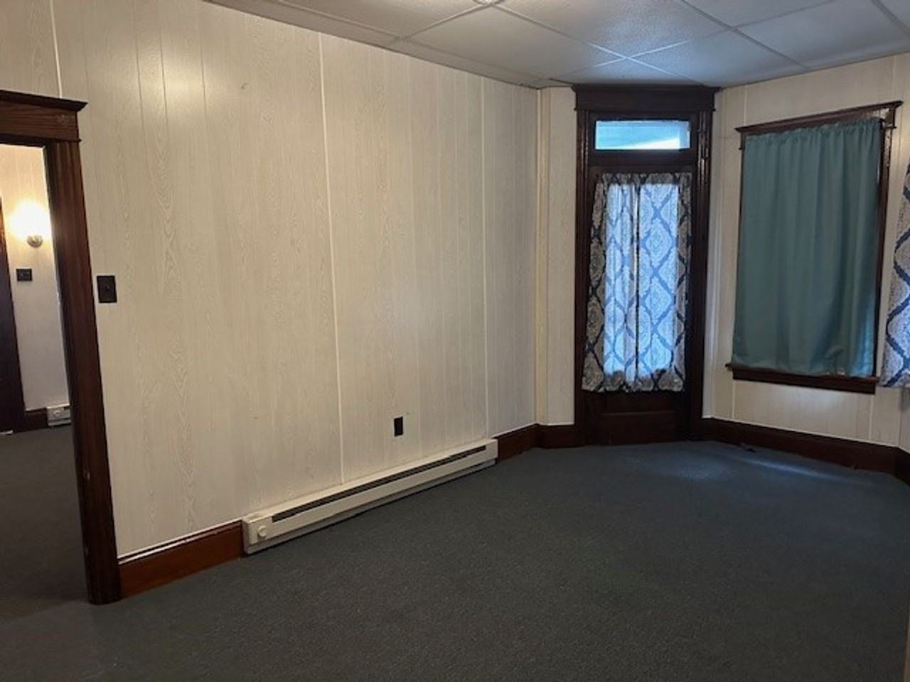 606A Center St - Photo 5 of 11