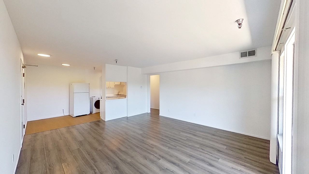 2033 Castro St #11 - Photo 4 of 9