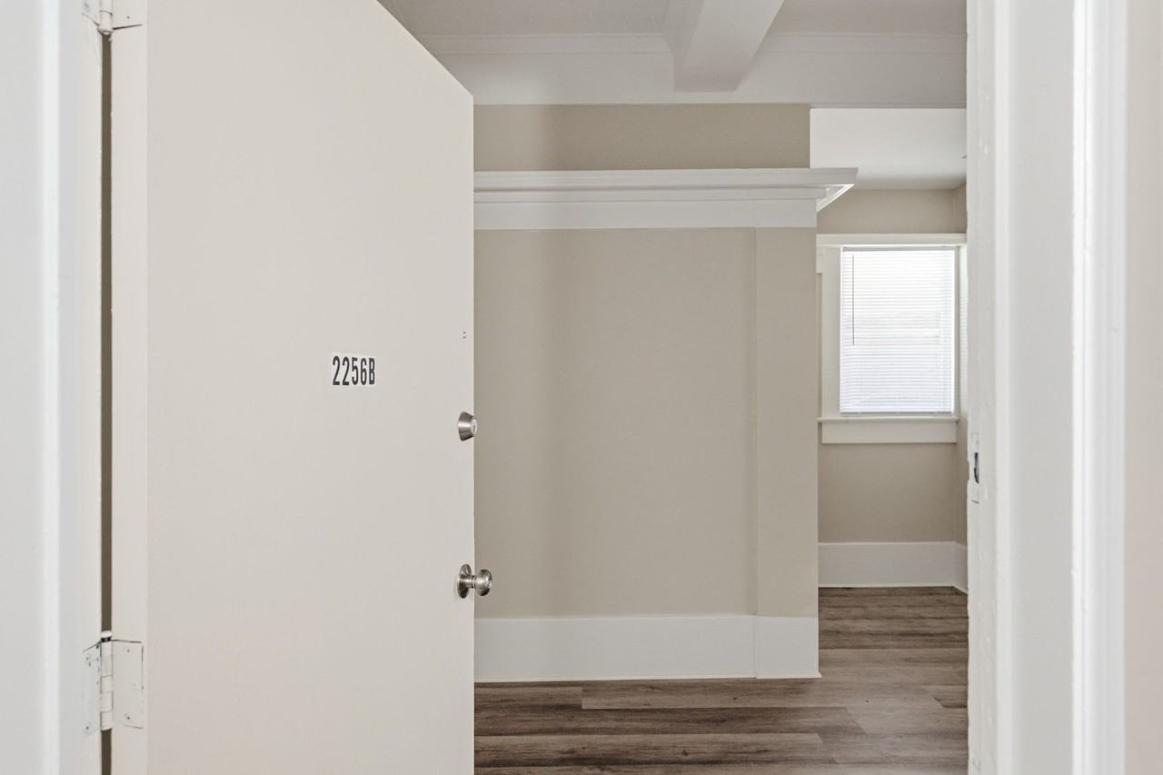 2256B Van Ness Ave - Photo 3 of 22