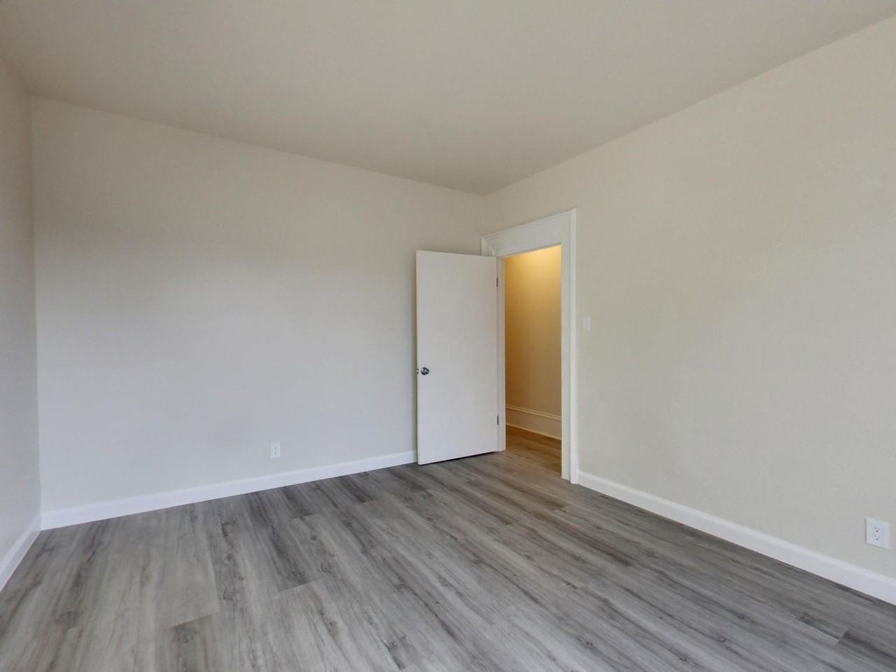 616 Hayes St #3 - Photo 4 of 19