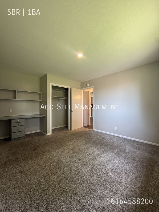 5245 Rich St #5245 - Photo 4 of 11