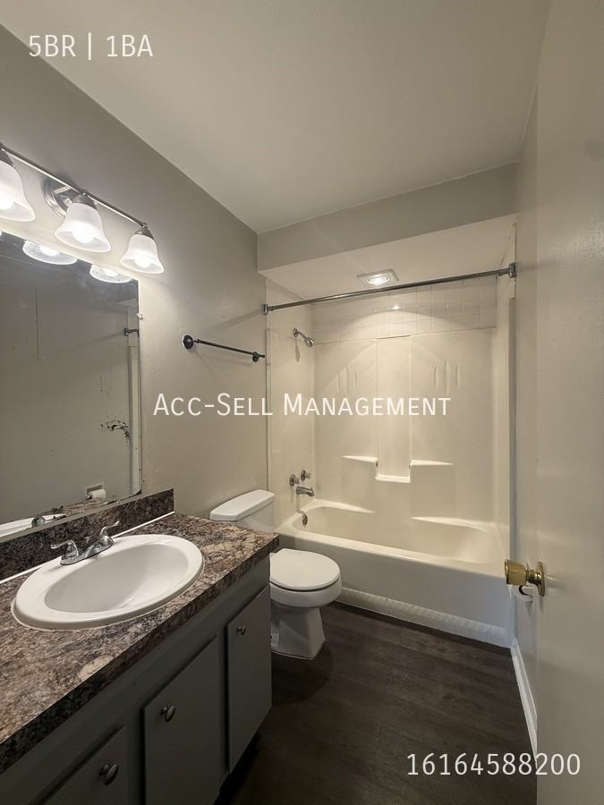 5245 Rich St #5245 - Photo 6 of 11