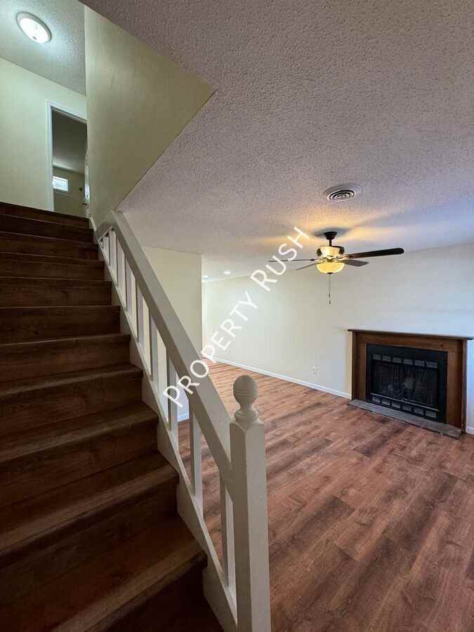 1511 Rustic Dr Nw #1511 - Photo 3 of 23