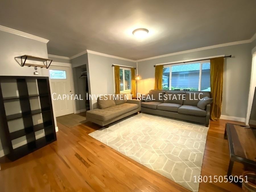 777 E Redondo Ave - Photo 3 of 20