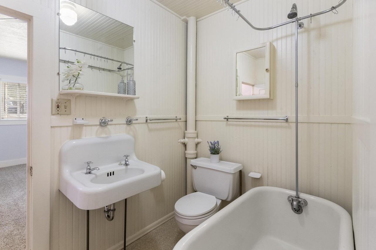 1711 S Cascade Ave - Photo 7 of 18