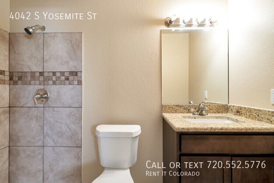 4042 S Yosemite St - Photo 4 of 16