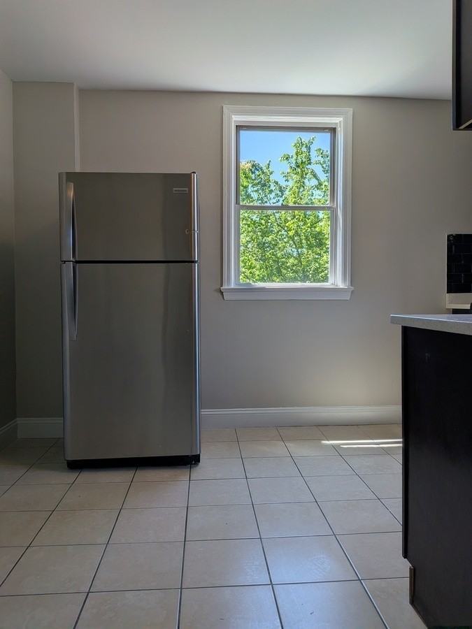 305 William St - Photo 3 of 17