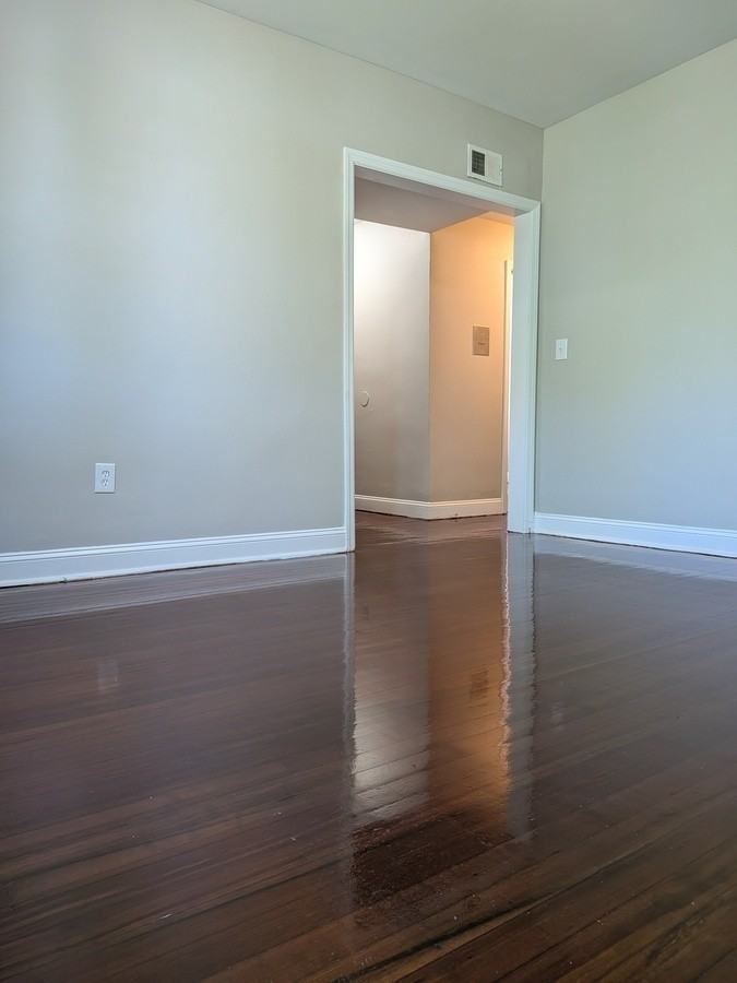 305 William St - Photo 5 of 17
