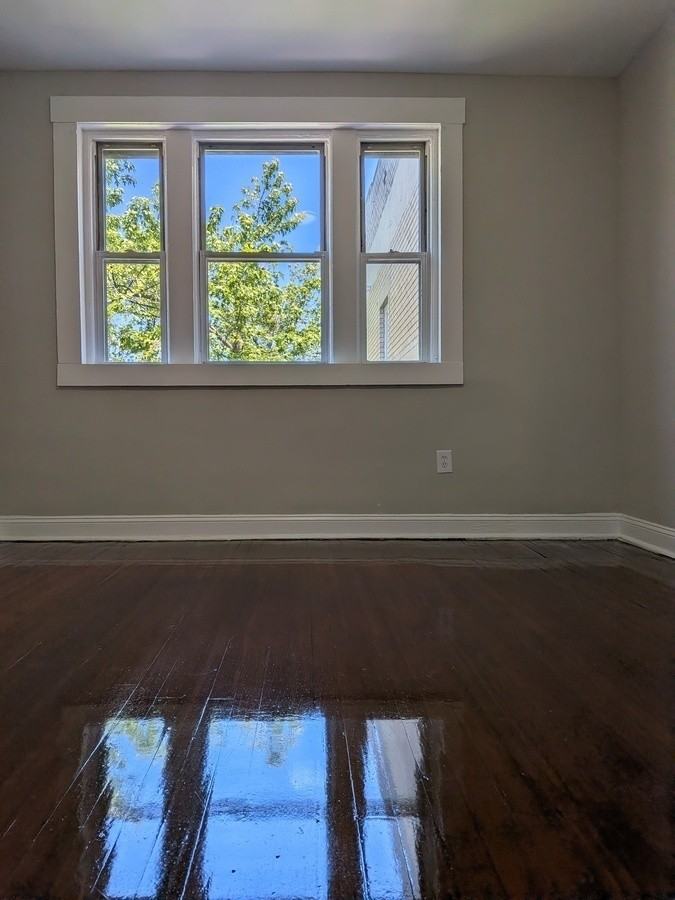 305 William St - Photo 7 of 17