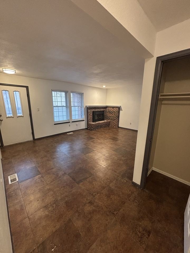 2079 Sussex Ln #1 - Photo 5 of 35