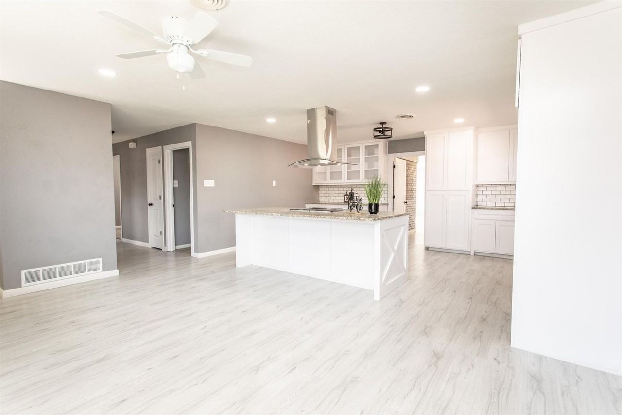 1309 Magnolia St - Photo 6 of 18