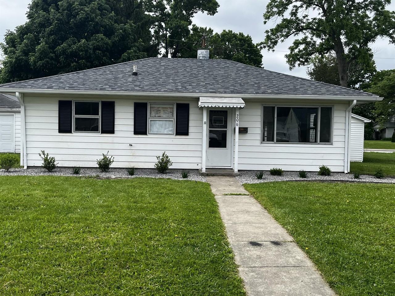 206 Lindenwood Dr