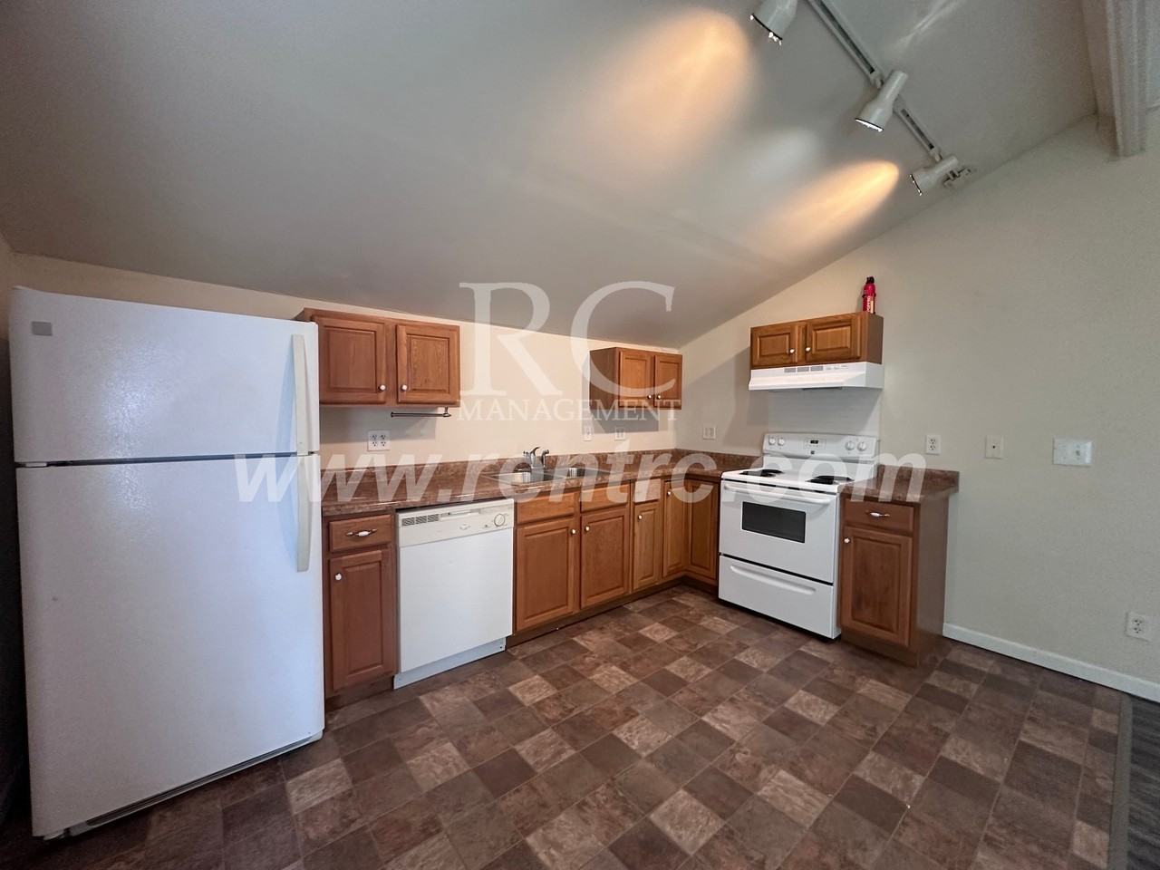 809A E 14th St - Photo 2 of 9