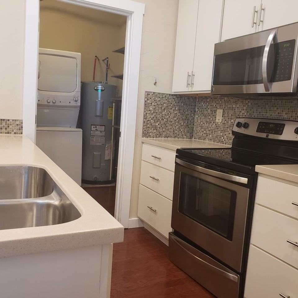 525 E Kiowa St #201 - Photo 6 of 50