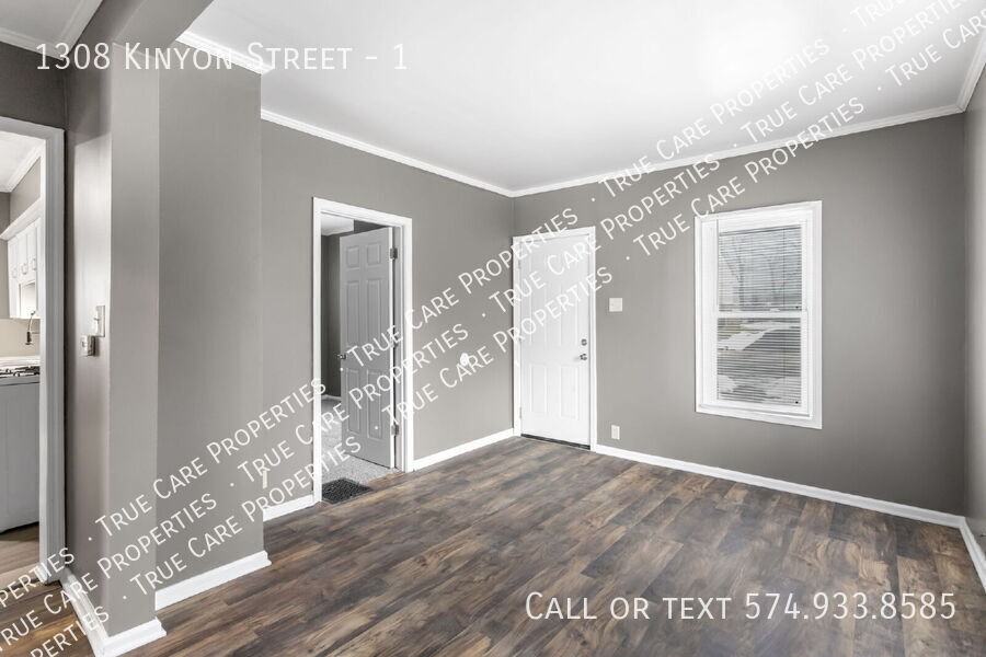 1308 Kinyon St #1 - Photo 3 of 12