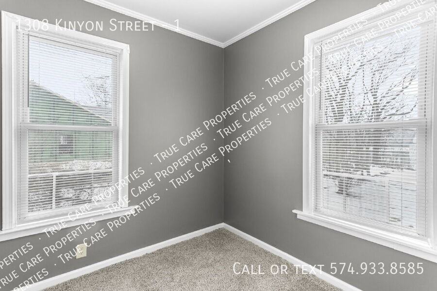 1308 Kinyon St #1 - Photo 4 of 12