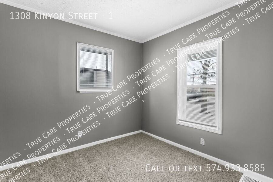 1308 Kinyon St #1 - Photo 5 of 12