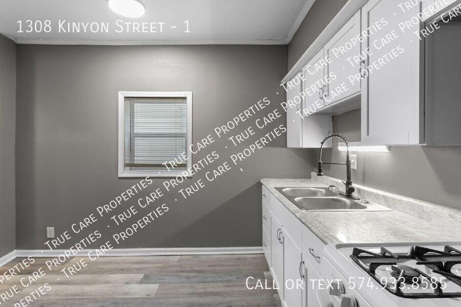 1308 Kinyon St #1 - Photo 6 of 12