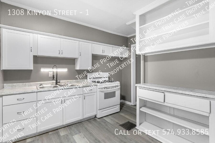 1308 Kinyon St #1 - Photo 7 of 12