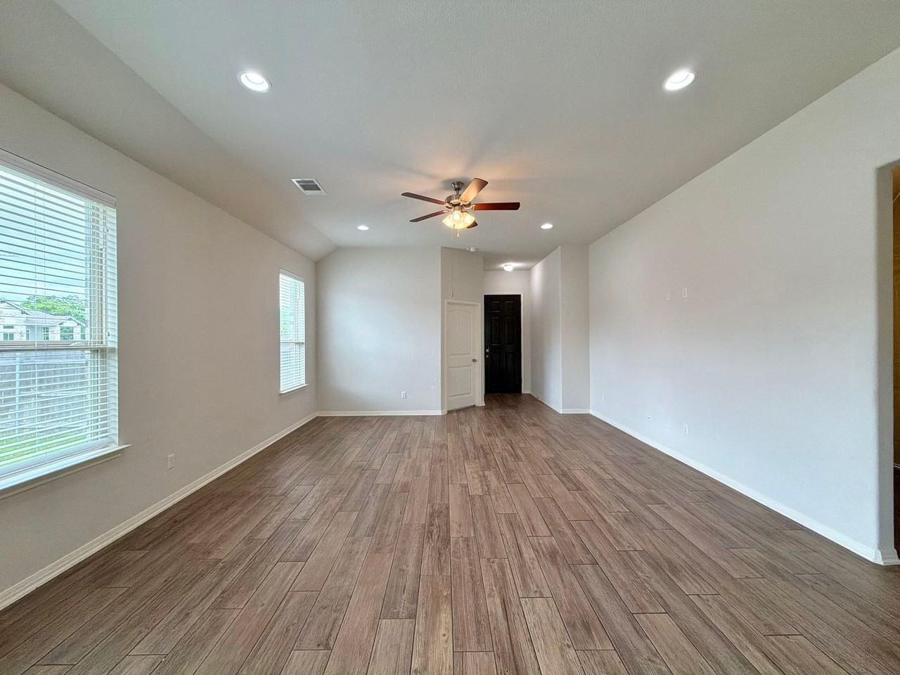 877 Centerra Hills Cir - Photo 7 of 32
