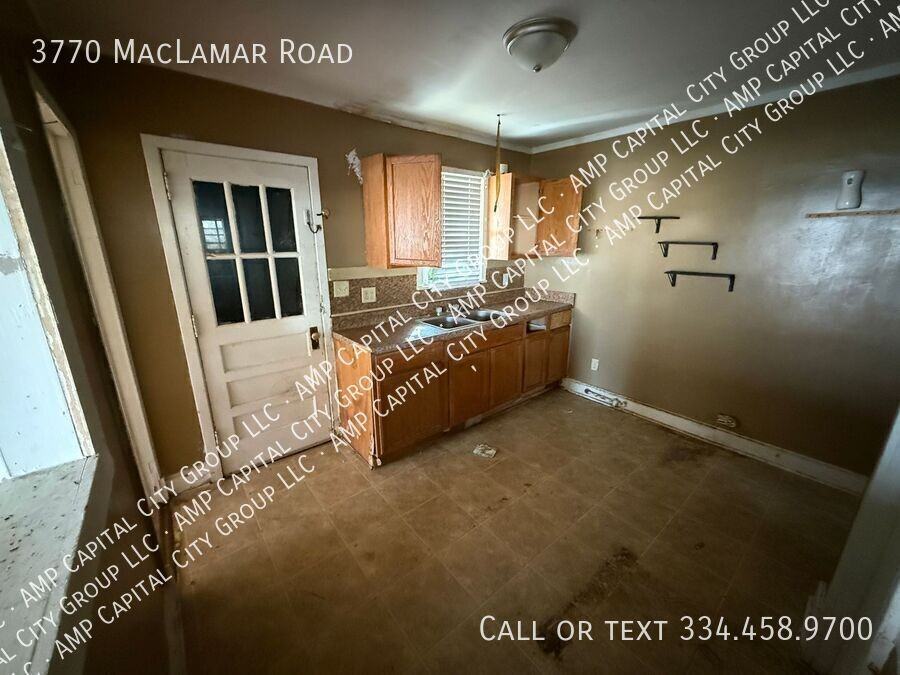 3770 Maclamar Rd - Photo 4 of 10