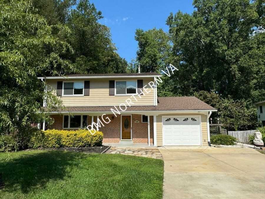 5406 Gainsborough Dr - Photo 2 of 37