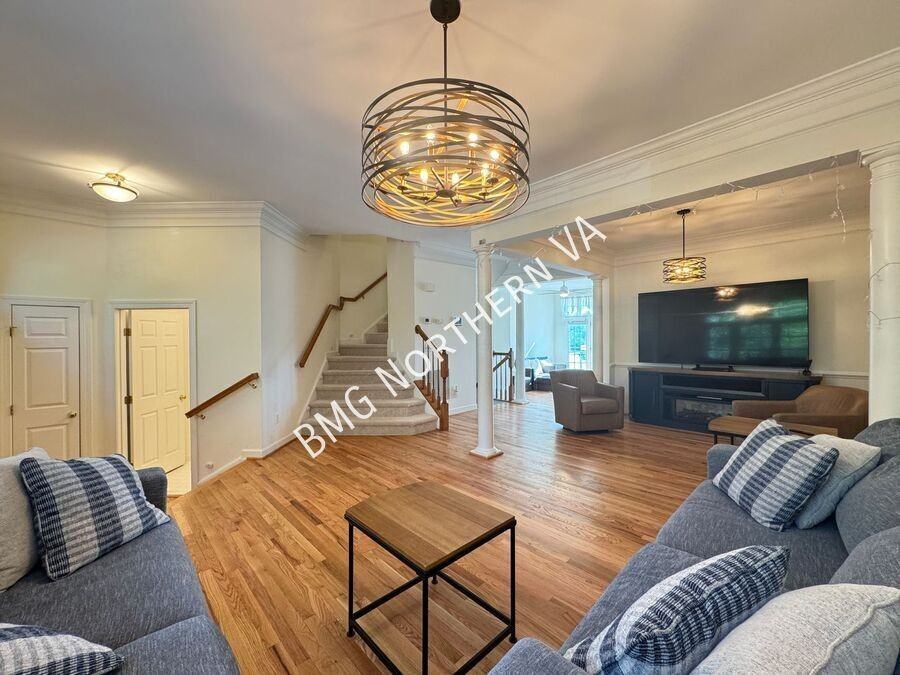 43003 Golf View Dr - Photo 3 of 36
