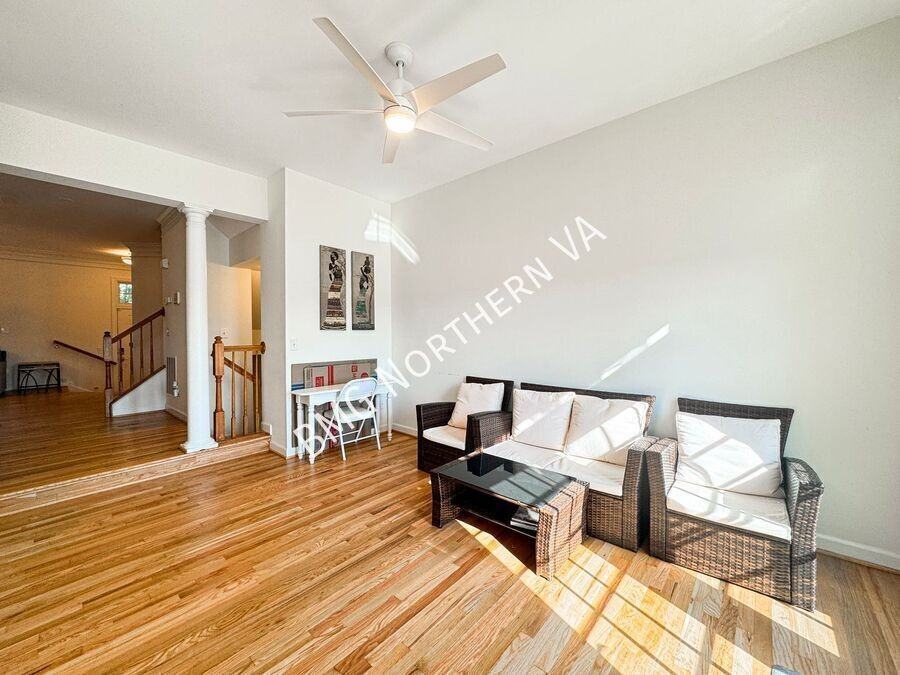 43003 Golf View Dr - Photo 5 of 36