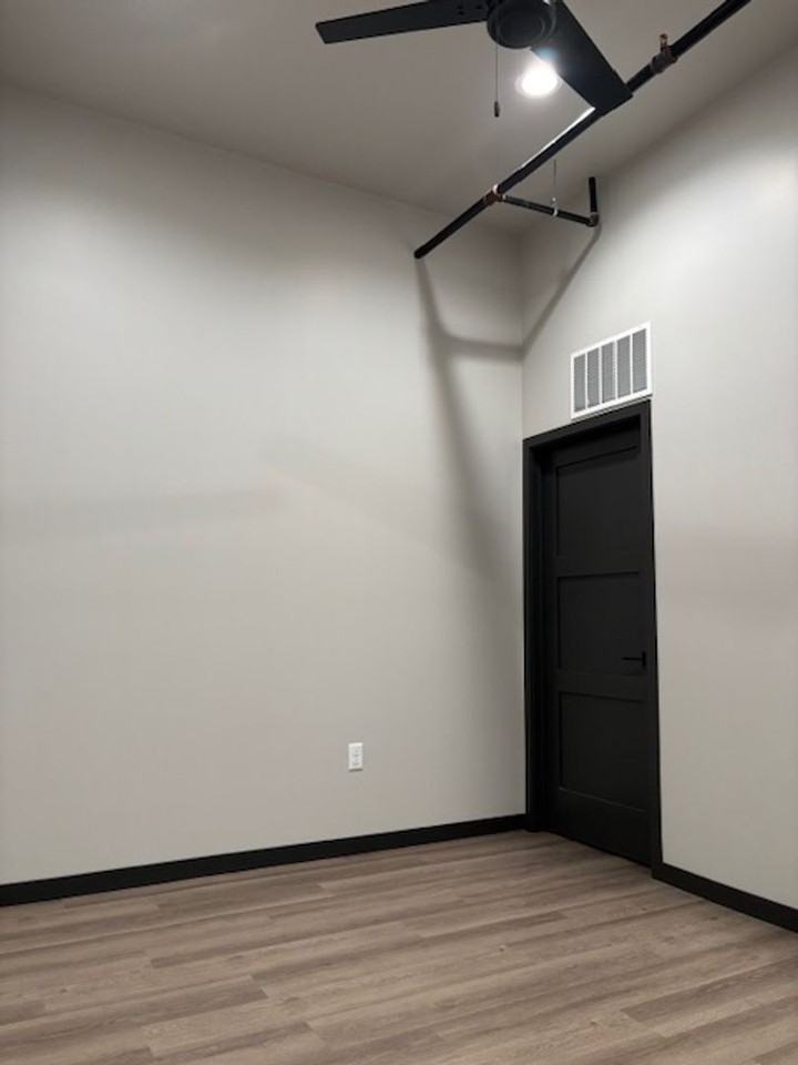 407 W Norfolk Ave #305 - Photo 7 of 19