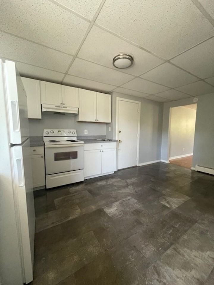 265 S Main St #3 - Photo 3 of 12