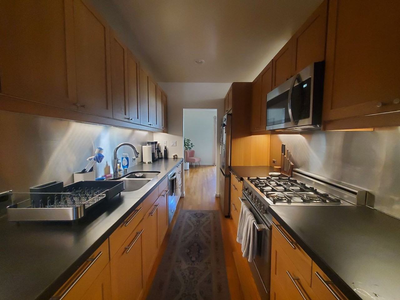 2133 Filbert St - Photo 5 of 31