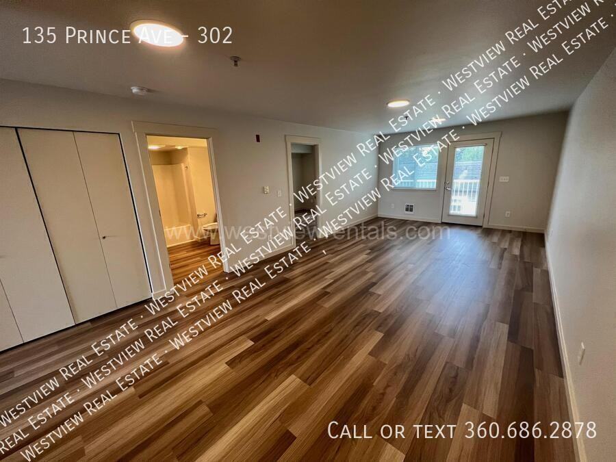 135 Prince Ave #302 - Photo 3 of 26